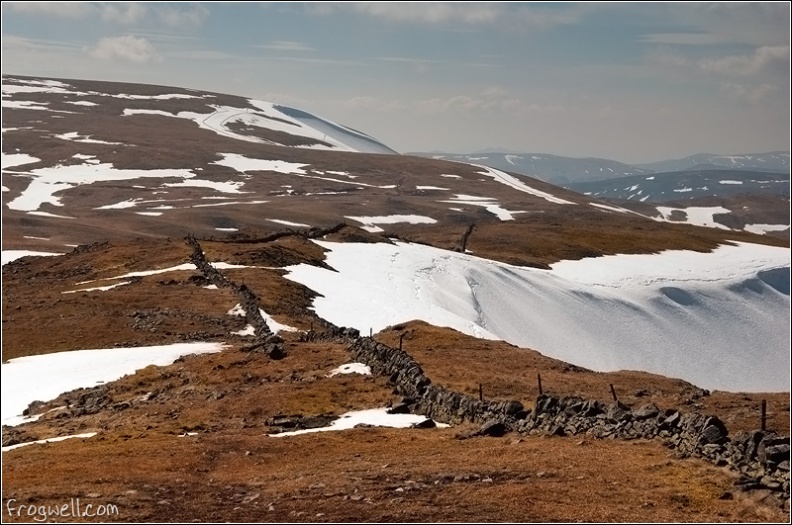 Wall between Cairn of Claise and Glas Maol.jpg